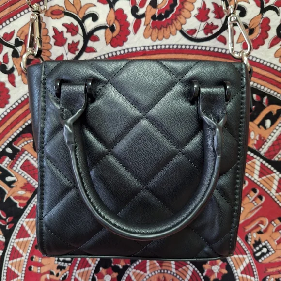 Steve Madden "BBABI" Quilted Small Crossbody Bag Black - Picture 2 of 11